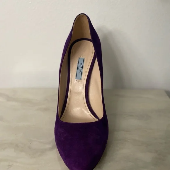 Gorgeous purple Prada show with silver heel. Size 41. Excellent used condition. - Picture 2 of 3